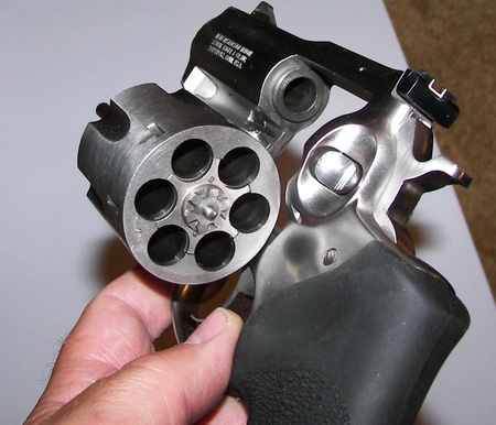taurus 44 magnum revolver. Ruger Alaskan .44 magnum