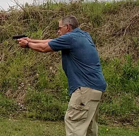Shooting The Stoeger Cougar .40S&W