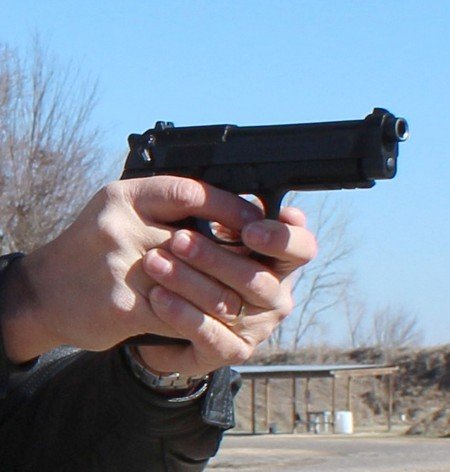 Shooting The Beretta 96-A1 .40 S&W Pistol